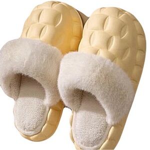 🆕 Quilted Padded Faux-Shearling Slippers in Pale Yellow